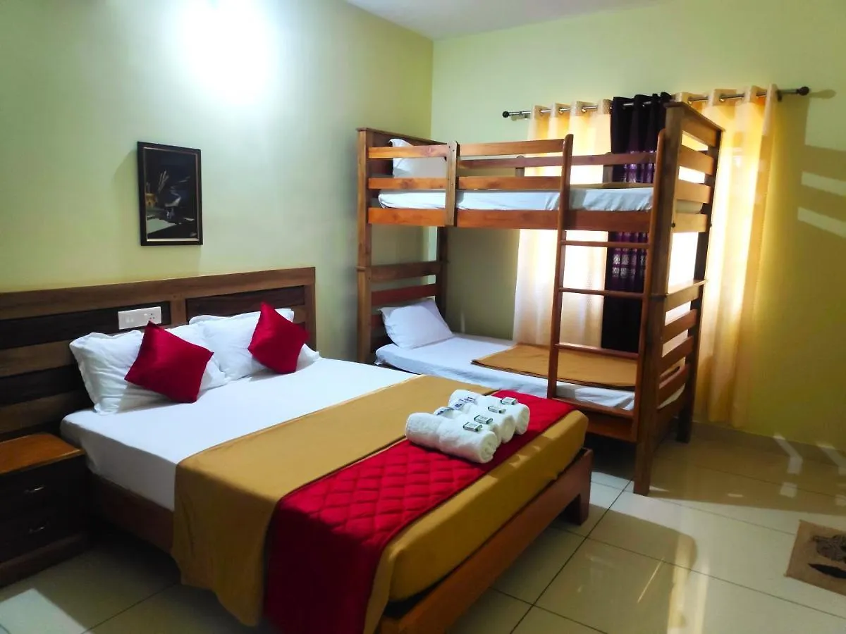 Golden Peak Estate Homestay واياناد