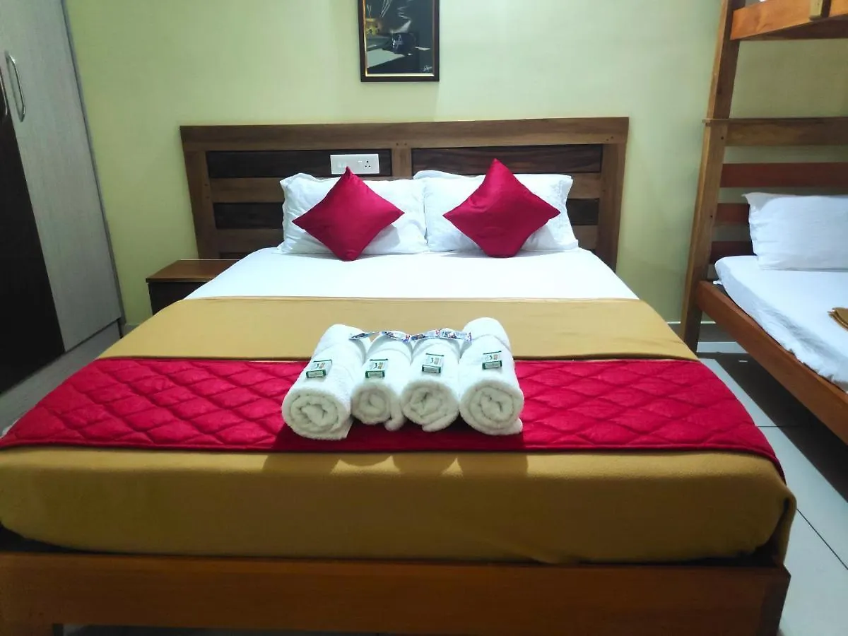 Golden Peak Estate Homestay واياناد
